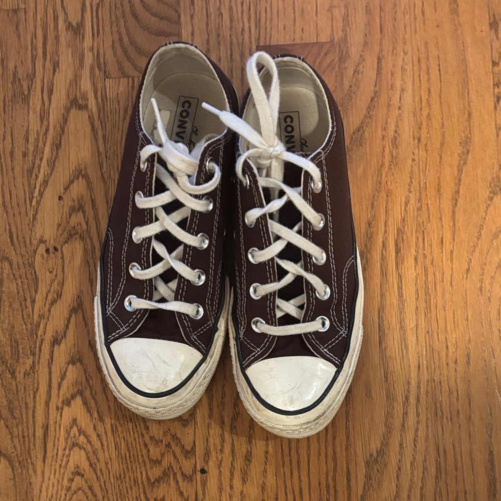 Converse Brown Canvas Sneakers low top
